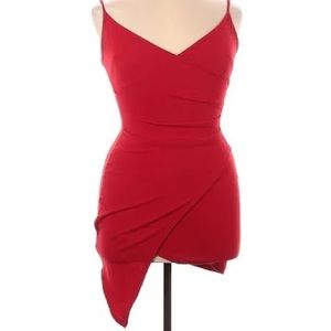 I red bodycon dress #bodycon #goingout